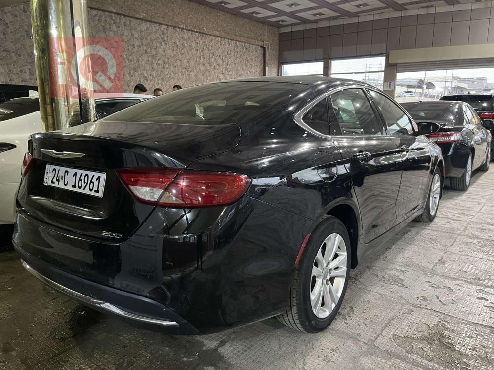 كرايسلر 200